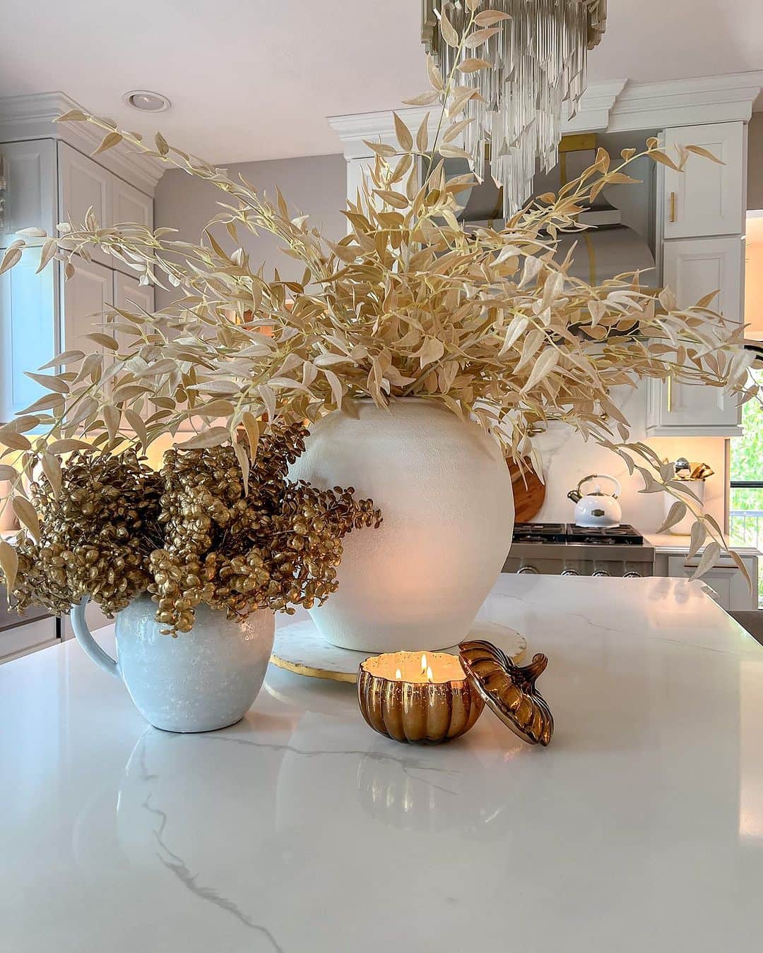 のインスタグラム：「With the long weekend coming to an end, we wish you a wonderful start to the week! If you’re a night owl, visit inspiremehomedecor.com to treat yourself to some late night shopping🛍️ ✨ Link in bio!」