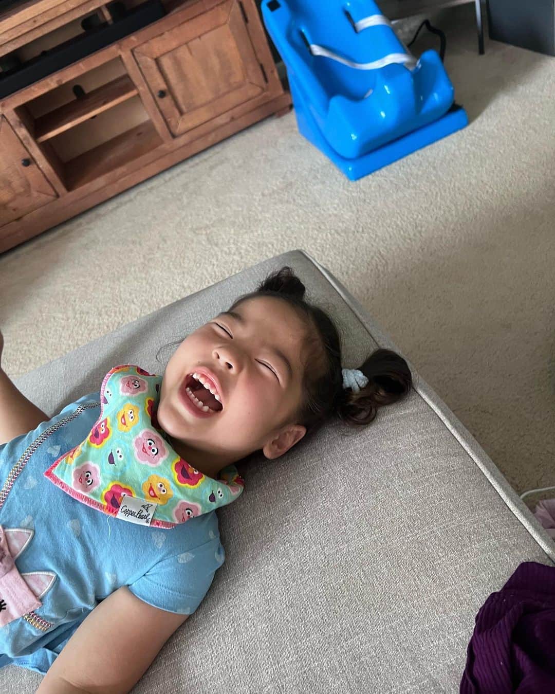 ジェーン・パークさんのインスタグラム写真 - (ジェーン・パークInstagram)「It’s weird to think that Grace is turning three tomorrow. Many many thoughts cloud my head, but the one that shines the brightest is how far she has come. The milestones are not measured by physical or cognitive capabilities in this house, rather the quality of day she is having. There have been more good days lately and I’m thankful for every single one. But to be brutally honest, even the good days are hard. Maybe it’s the fact that every memory I pick up going forward, whether joyful or indifferent, will be seen through a gossamer lens of grief.   I heard a toddlers voice behind me in the grocery store, and his words “I love you mama” cut through me like a knife. His tone of voice sounded a lot like Grace’s.   A toddler about a year younger than Grace came by our bench at the gym and grabbed Grace’s floatie with two hands and walked so steadily towards her mom. I smiled and said “good job!” I realized after a few seconds that this little girl probably mastered walking a while ago, and to that mom the praise may seem unnecessary. She glanced at Grace draped in my aunts arms. The pity in that moms eyes was brutal, with ruthless clarity.  The stabs to the heart will no doubt continue for as long as I’m breathing, but I’ll always try to center myself in gratitude. Grateful for the time that I’m able to spend with Grace, using my heart and mind as a receptacle for every memory worth saving. Grateful that at times, life somehow settles down to a reverberating hum after going through an intense bout. Grateful that we’ve made it to another birthday.   Thank you all for loving us in our many forms. Thank you for finding your way to this random swatch of humanity. It’s always my honor sharing my rawest and realest thoughts with you.   Tomorrows celebrations will no doubt be a shrink wrapped version of last years, but she will be loved no less. I hope you have a drink or some ice cream in honor of little Gracies 3rd trip around the sun tomorrow. 🍹🍦」9月5日 11時01分 - thejanepark