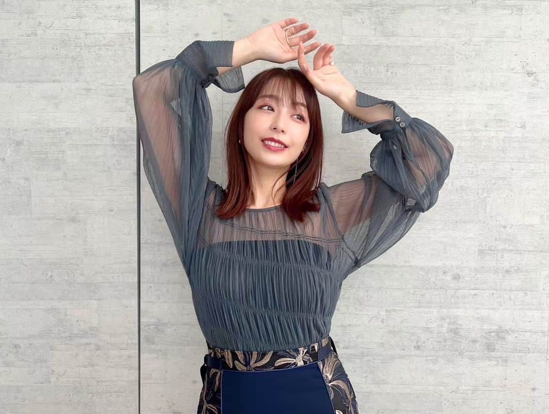 宇垣美里マネージャーさんのインスタグラム写真 - (宇垣美里マネージャーInstagram)「ブランド誕生20周年特別コラム 『SUQQUとわたし』 に宇垣さんのインタビューが掲載されています💄✨ 　 SUQQUへの想い、お気に入りアイテムの紹介など… 是非、ご覧ください🖤」9月5日 11時10分 - ugakimisato.mg