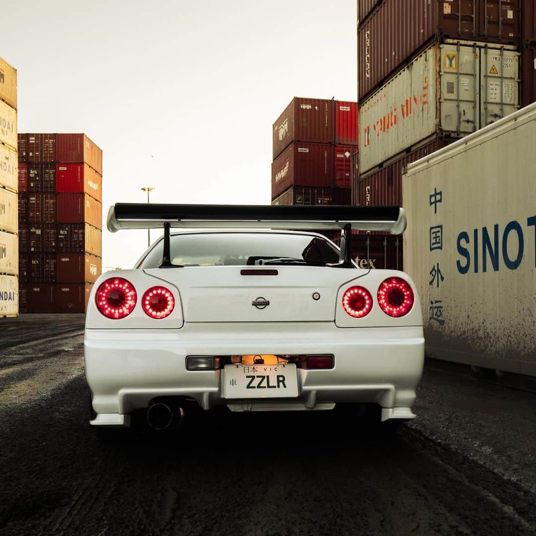 Nissanさんのインスタグラム写真 - (NissanInstagram)「Insanely cool cars that make you feel like you're in a movie... 🎥   📸: @zzlr_34 @rfmedia__   #Nissan #NissanSkyline #CarMovie #SportsCars #CarsOfIG #CarLovers」9月10日 22時30分 - nissan