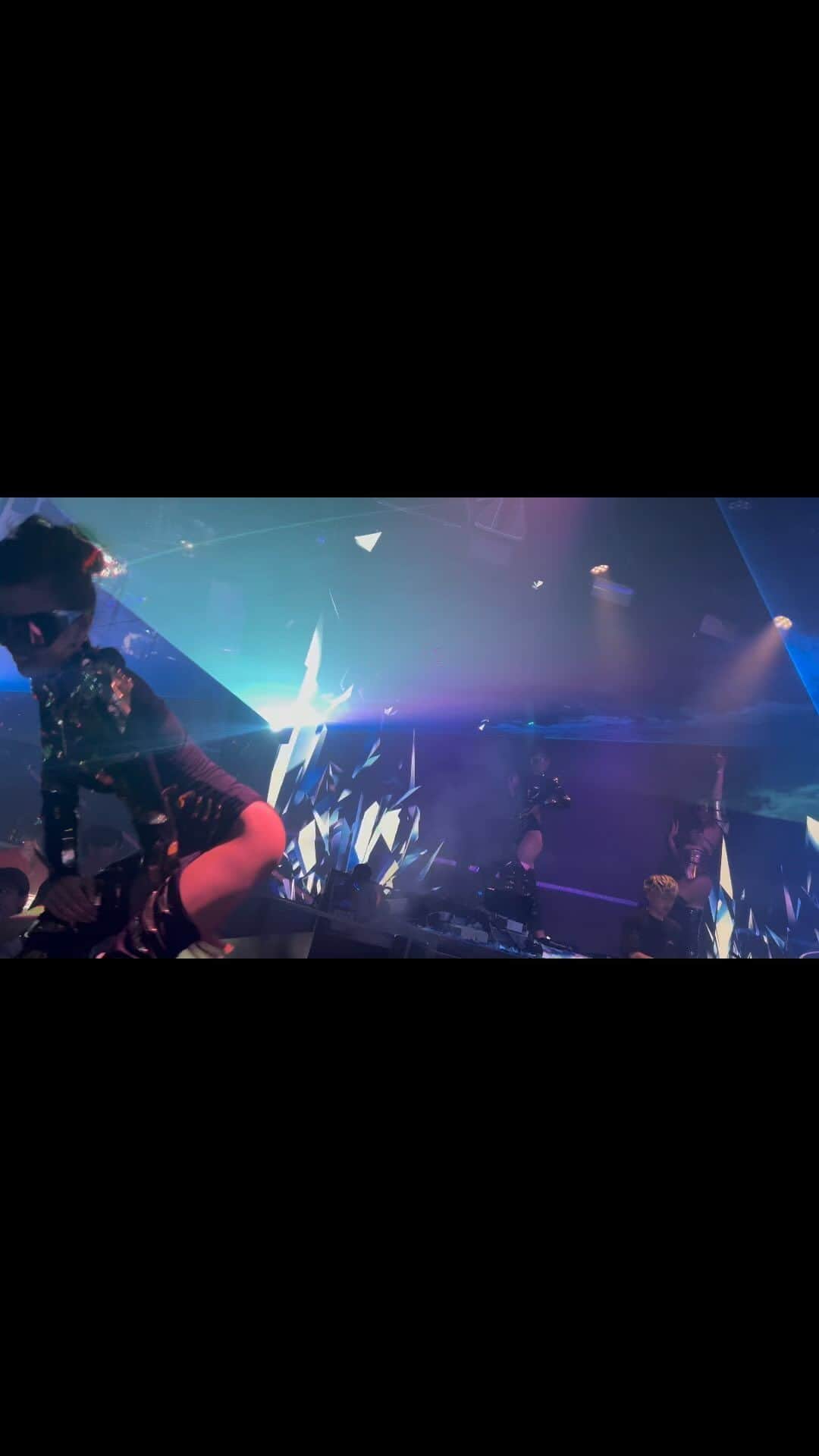 HARUKA IS BAZOOKAのインスタグラム：「23.08.19  ULTRA  JAPAN PRE PARTY COUNTDOWN TOUR @seloctagontokyo_official  . calling🔥→free🔥→together🔥 . コロナ前のHOUSE CREAM、BIKINI NIGHTで流れてた、懐かしい🔥🥲 @cjd_haruka  #bazooka#cjd_harka#dance #dj#edm#music#club #HZKS戦隊 #バズ #ちーむばずーか#teambazooka #bomb#ボム」