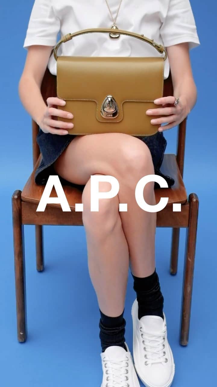 アーペーセーのインスタグラム：「Astra bag: the new classic.   Timeless allure meets meticulous attention to detail in our new A.P.C. icon.   #APCParis」