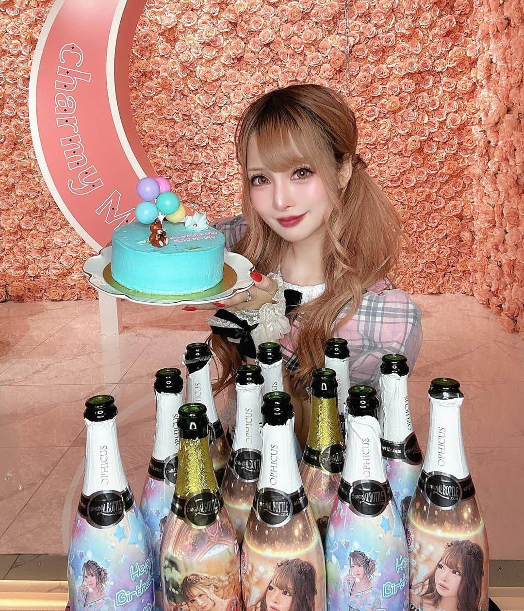 らむめろのインスタグラム：「💐 ⁡ 幸せな一日やた💞 ⁡ ⁡ ⁡ #コンカフェ #charmymoon #ちゃむ #コンカフェ嬢＃大阪 #心斎橋 #東心斎橋 #ミナミ #オリシャン」