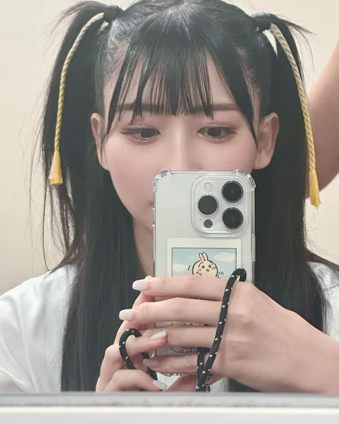 春乃きいなのインスタグラム：「#🐰   うさぎ！✌🏻  #셀카 #셀스타그램 #좋아요 #01 #01line #idol #selfie #hairstyle #makeup #ハーフツイン #うさぎ #ちいかわ #まつげ #ピンクメイク」