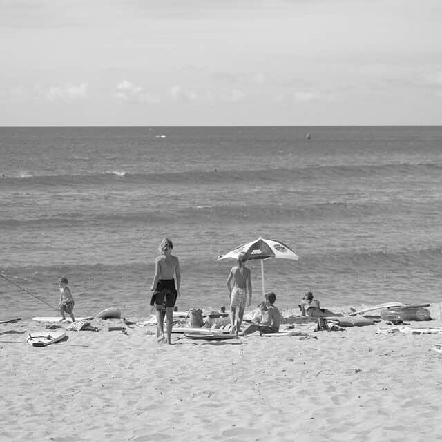 GENIC 公式インスタグラムさんのインスタグラム写真 - (GENIC 公式インスタグラムInstagram)「・ A week in Hawaii 30枚で魅せるハワイ  映像クリエイターでプロトラベラーのAOIが、仕事で、プライベートで、何度も旅したハワイ オアフ島に、今回は家族と一緒に訪れました。 AOIがハワイで切り取った写真の一部をご紹介。 写真から流れるハワイの心地よい空気感をお楽しみください。  GENIC WEBでは、AOIが出会った美しいハワイの写真を30枚ご紹介しています。 @genic_magのハイライト「GENIC WEB」よりアクセスできます。」9月5日 21時09分 - genic_mag