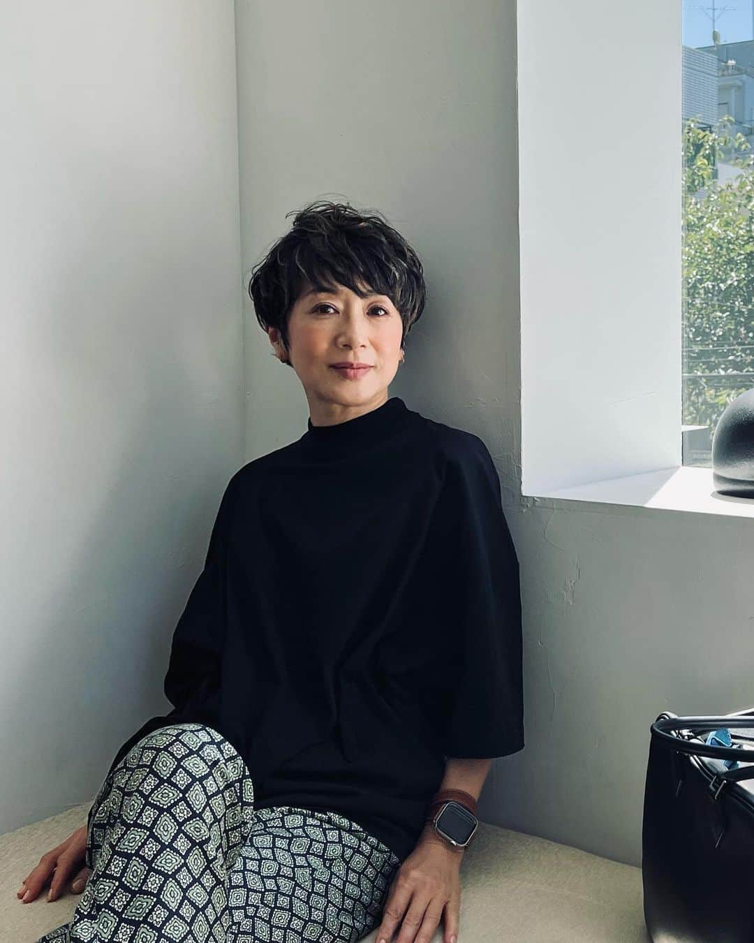黒田知永子さんのインスタグラム写真 - (黒田知永子Instagram)「. また着てる！と思われてるかな〜 このパンツ💚🤭 今日はちょっと大きめなハイネックのTシャツで。（men'sのSｻｲｽﾞ） 男の子のアイテム、好きな感じの物がけっこうあります🫶  📣📣📣 9/5 @stand_fm 更新しました！ @stand_fm のアプリからかプロフィール欄のリンクツリーから聞くことができます。 お時間のある時にぜひ聞いてくださいね☺  #standfm  #黒田知永子のchikoplusチャンネル  #ラジオでおしゃべり  #お気に入りパンツ #黒田知永子 #chiekokuroda」9月5日 21時19分 - kuroda_chieko