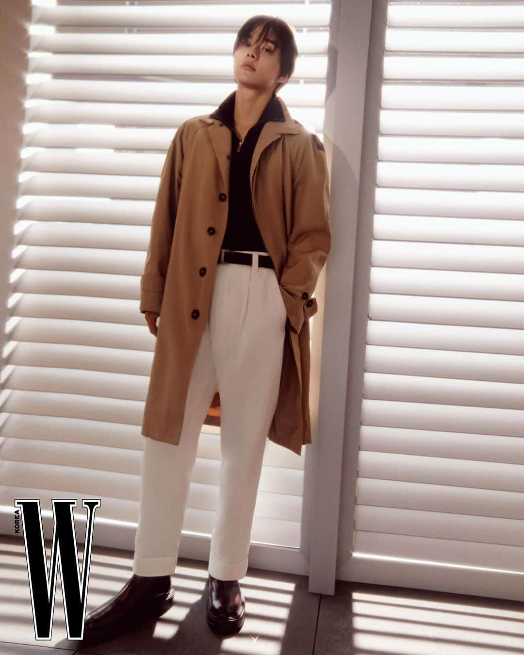 トッズさんのインスタグラム写真 - (トッズInstagram)「Modern gentlemen, Brand Ambassador Mr. Jungwoo @sugaringcandy stars in @wkorea editorial featuring Tod’s full looks and iconic accessories.  Fashion Editor @xyjgk  Photographer @hyeawonkang  #TodsFW23 #Tods」9月5日 22時30分 - tods