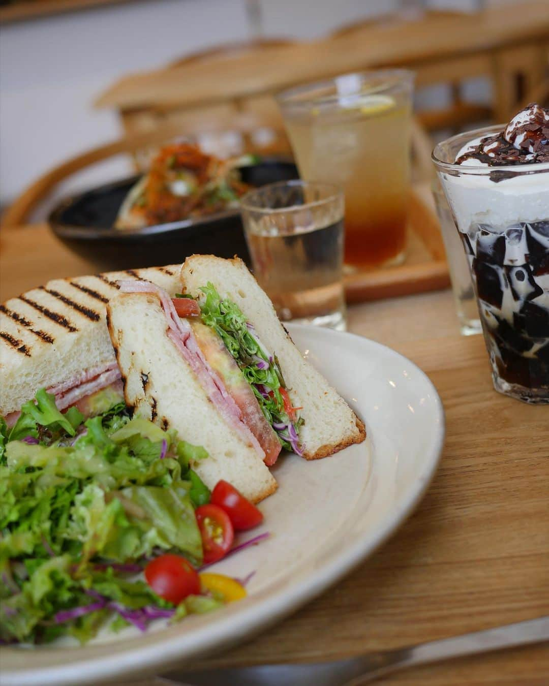 Miki Kanekoさんのインスタグラム写真 - (Miki KanekoInstagram)「出雲の出西窯の所にあるルコションドールでランチ🥪 @shussai_kurashinovillage   お店入ったら外は土砂降り🌧️ 出たらまた雨止んだ🙌  今度行ったらパン屋さんでパン買いたいな🥐  #出雲 #出西窯 #出雲カフェ #出雲グルメ #出雲観光 #島根観光  #島根グルメ」9月5日 21時27分 - mikiaoba