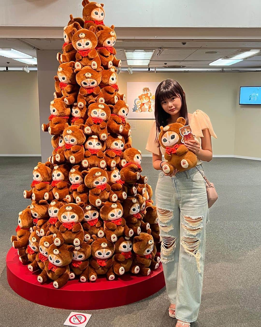 蒼山みことのインスタグラム：「mofusandベア🧸のタワー。  ♡  ♡  ♡  #newpost  #Japanese #japanesegirl  #mofusand  #mofusand展  #bare  #🧸 #いいね #instaphoto #instagood #follow #followme」