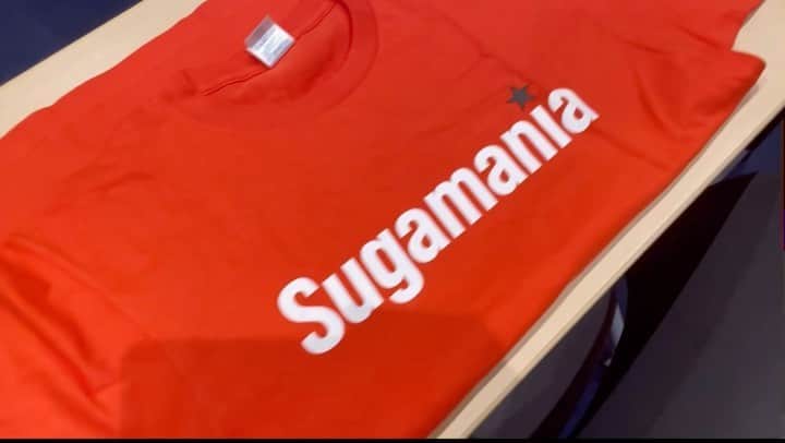 スガシカオのインスタグラム：「もうすぐ始まるイノセント・ツアーのグッズ、めっちゃ良いです！最高の仕上がりです！一部放送禁止ですが。。。  9/15までに購入、お支払いまで済ませていただければ、ツアー初日に必ず間に合います！是非ーーー！！  https://victor-store.jp/artist/8494」