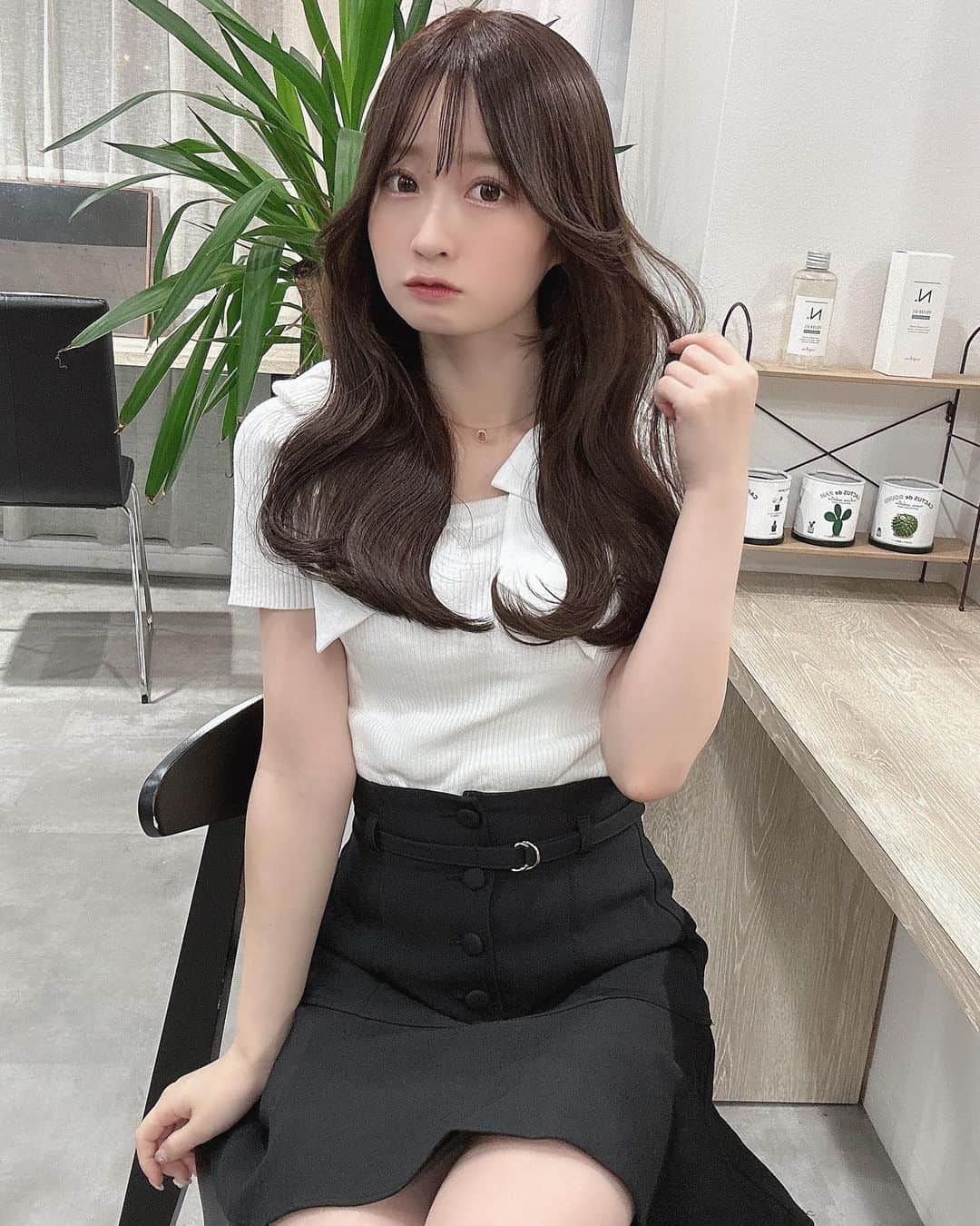 のインスタグラム：「髪染めたの〜かわい？」
