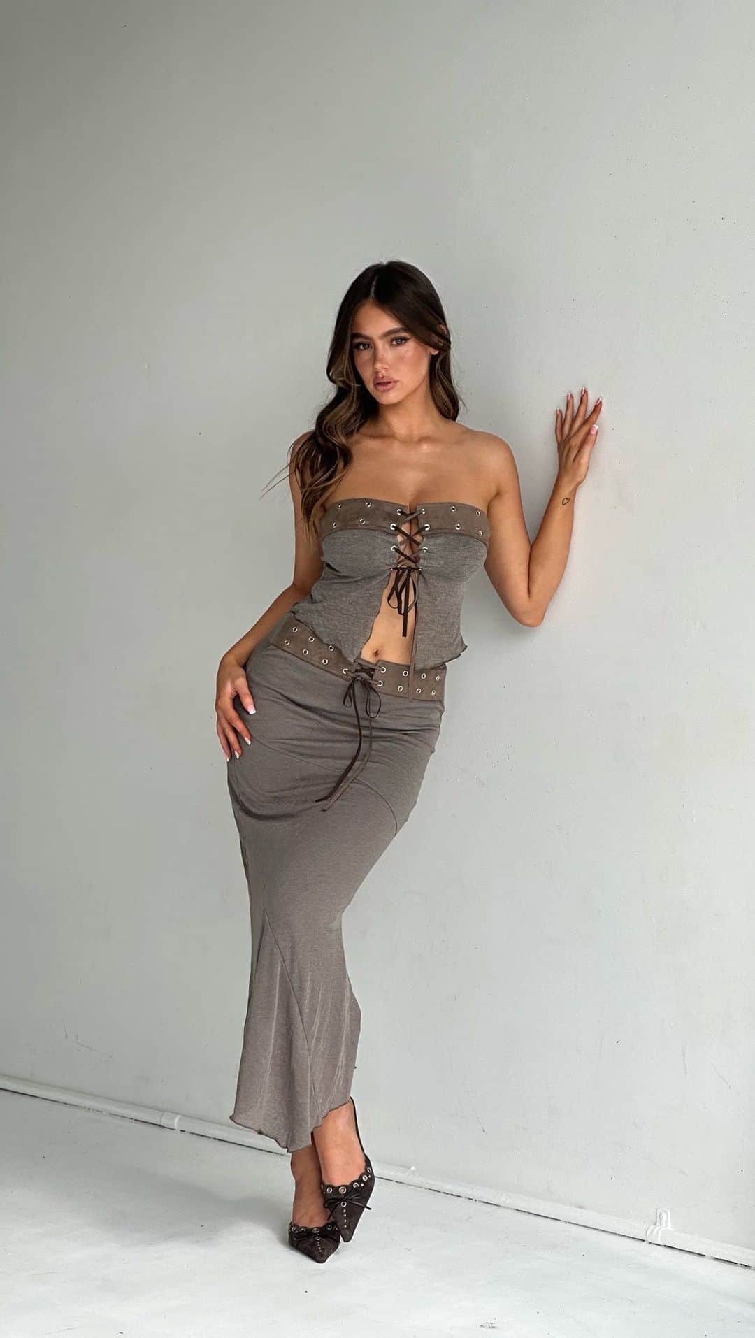 tiger Mistのインスタグラム：「Don’t sleep on 30% off. 🔥 Tap to shop the Kirsty Top + Skirt!」