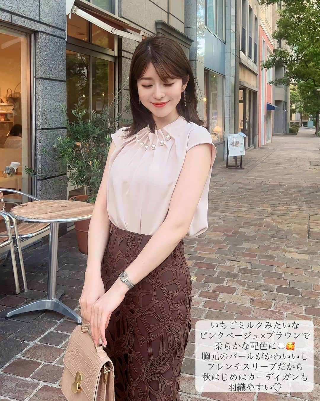 みゆこさんのインスタグラム写真 - (みゆこInstagram)「着るだけで秋を意識したコーデに♡ ブラウンを取り入れてみる💭 スカート は大人気のリボン柄スカート の新色ーっ🥰🎈 トップスはピンクベージュ✨ お洋服は🏷付けしています🙋‍♀️ ⁡ そしてついに今週ーっ☺️🌸 9/8(金)〜9/14(木)まで✨FEERICHELU POP UP STORE in 有楽町マルイ🖤 ⁡ 開催期間中、 私は9/8.9.10.12は終日✨ 9/11.13 は時間帯により 9/14は17時以降店頭にいる予定です🗓️🙋‍♀️  ⁡ 皆さんとお会いできますこと 今回も楽しみにしております♡ ⁡ ※本POP UP STOREは試着を含む女性向けイベントのため、男性おひとり様でのご来店はご遠慮願います。 ⁡ ⁡ #期間限定イベント#FEERICHELU#フェリーシェル#POPUP#通勤コーデ#タイトスカート#フェミニンコーデ#モテコーデ#女子力高め#大人っぽい#アラサー女子#30代ファッション#158cm #骨格ウェーブ#イエベ春#フェミニン#コーデ記録#晩夏#大人女子コーデ#ブラウスコーデ#ブラウン#ブラウンコーデ#晩夏コーデ#初秋コーデ」9月5日 21時46分 - miyuco.t