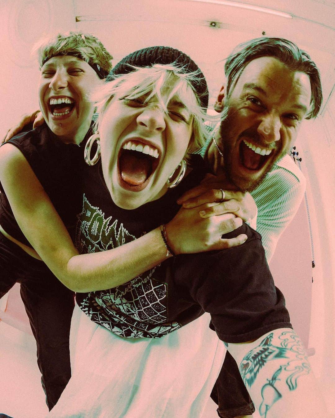 Kerrang!のインスタグラム：「After breaking out with noisy, raging debut album Without The Eyes in 2020, Brighton electro-punks CLT DRP have had something of a rethink on this year’s follow-up. But don’t mistake Nothing Clever, Just Feelings to not still emphatically take on the vital issues swirling in the mind of singer Annie Dorrett… ✊🏼  Read the interview now at the link in bio 🔗  ✍️: @thebechdelbitch 📸: @bridiebridiebridiebridie」