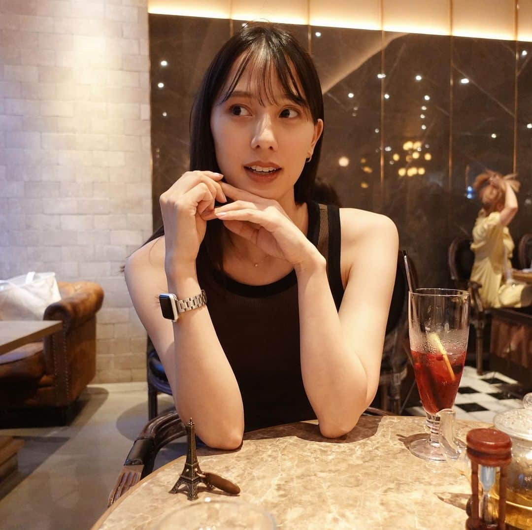 奥村真友里のインスタグラム：「秋は近づいてるけど まだまだ暑いので秋色タンクトップ🤎  @anap_official  @anap_onlineshop   #anapootd#ANAP_23AW #ANAP#アナップ#fashion」