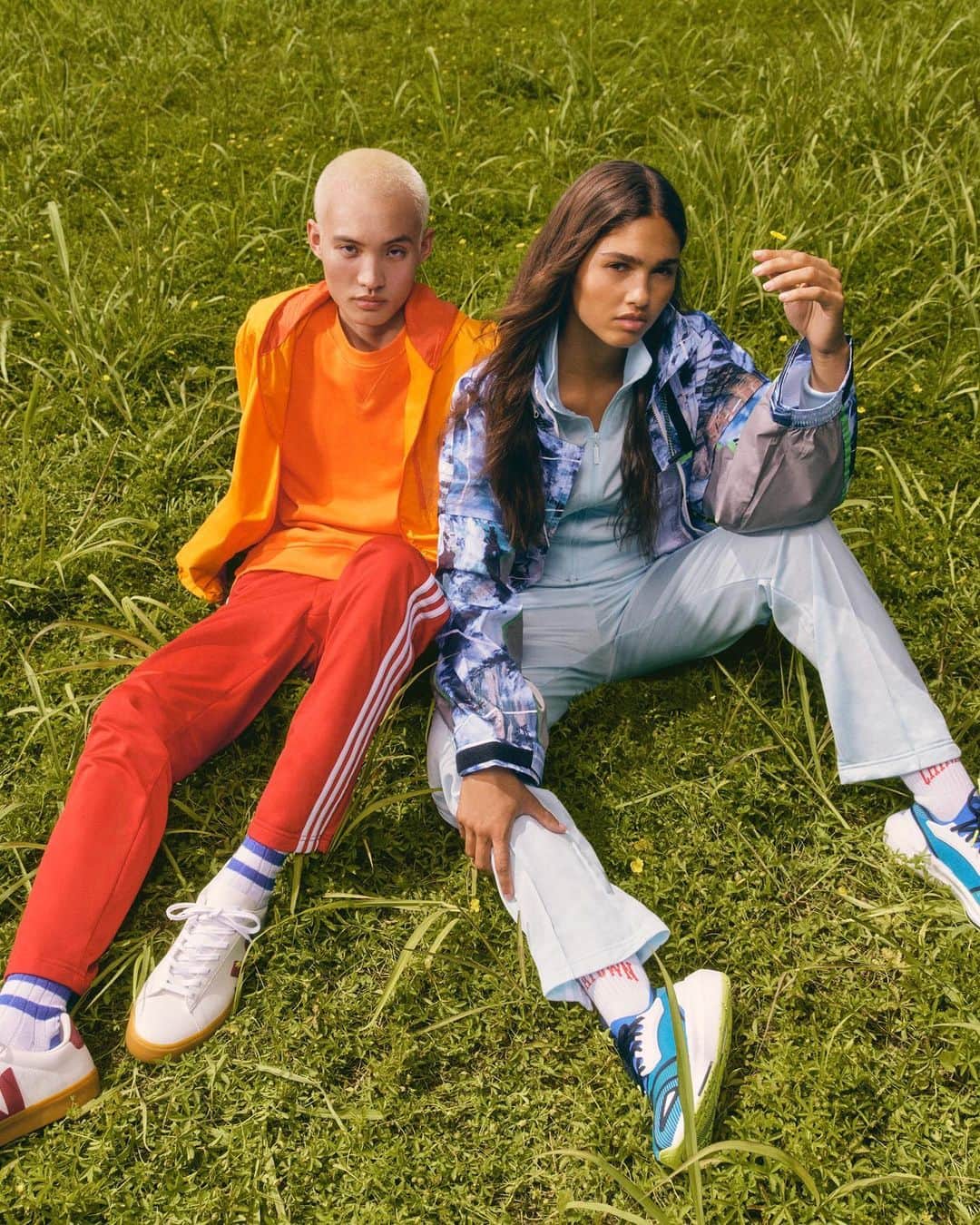 YOOX.COMのインスタグラム：「YOOXYGEN Get inspired by our selection of responsible fashion on #YOOX」