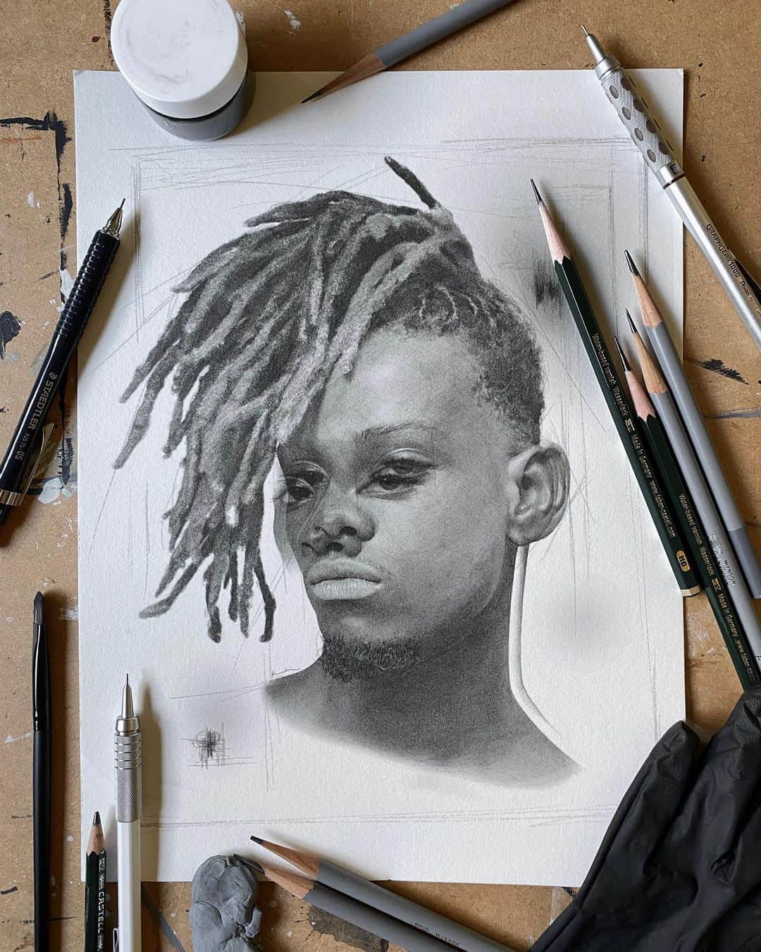 のインスタグラム：「Where focus goes, energy goes.  Pencil, charcoal and graphite powder on @strathmoreart bristol paper, scanned and edited in @photoshop」