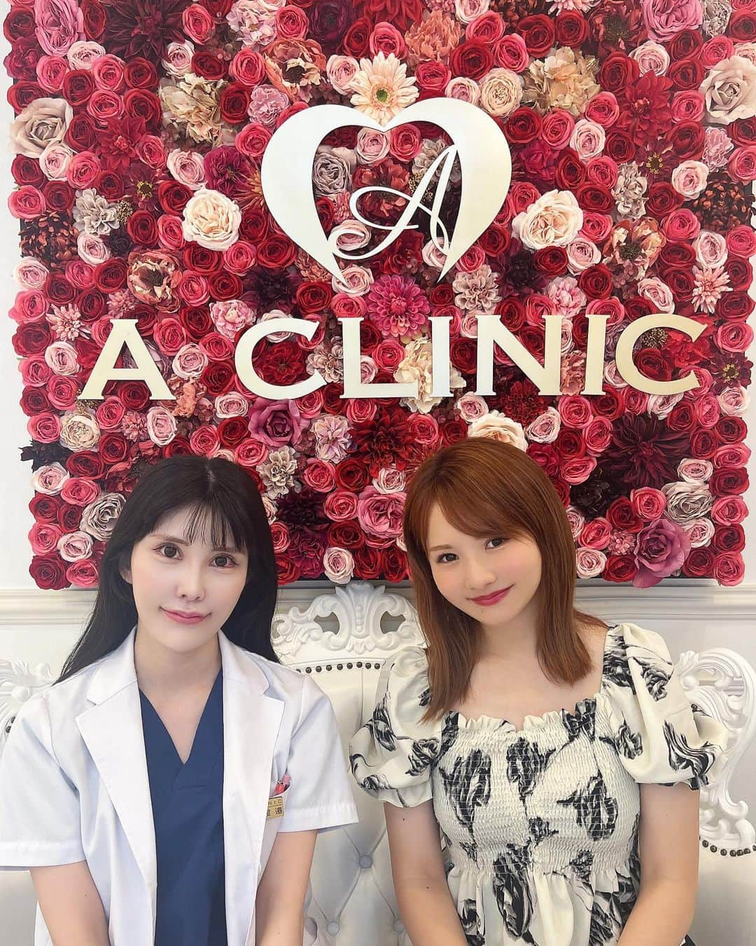 小林真琴さんのインスタグラム写真 - (小林真琴Instagram)「. #aclinicデンタル院の せり先生(@aclinic_seri)にホワイトニングをお願いしました😍🌹  私は最初に人の歯を見る癖があり その分自分の歯も常に気になってしまうので 1年ぶりにAクリニックへ🤍  歯が白いだけで清潔感や透明感が出て 笑顔に自信を持てるので 定期的に受けたい施術です🦷  終わった後は、歯の表面とぅるとぅる🥺✨  高級感のあるクリニックで せり先生もスタッフさんも美しくて 始終にやけてしまいました🤤💓  ほうれい線のグロースファクターも 気になっています…🍀  #aclinic #aクリニック #エークリニック #aclinicデンタル #aclinicdental #デンタルクリニック #渡邉瀬里 #審美歯科 #矯正歯科 #ホワイトニング #オフィスホワイトニング #ホームホワイトニング #白い歯 #白い歯になりたい #歯科矯正 #オーラルケア #ラミネートベニア #セラミック矯正 #ワイヤー矯正 #美容好きな人と繋がりたい #歯科医師」9月5日 22時24分 - maccori1