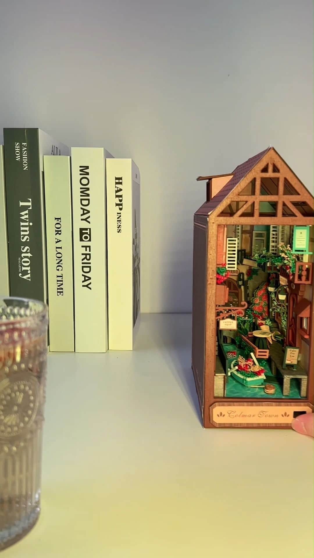 SHEINのインスタグラム：「Unleash your creative potential and build your own dazzling DIY wonderland with our 1pc Handmade 3D House! 🪄🏠✨  🔎 20902632  #SHEIN #SHEINforAll #SHEINstyle #fashion #chic #saveinstyle」