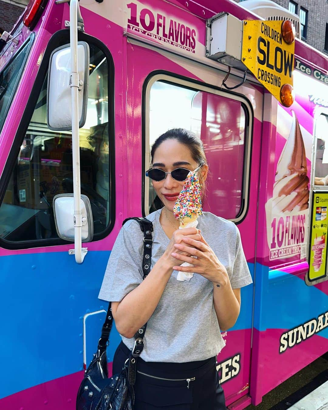 Laila Boonyasakのインスタグラム：「กินติมกัน 🥳🩷」