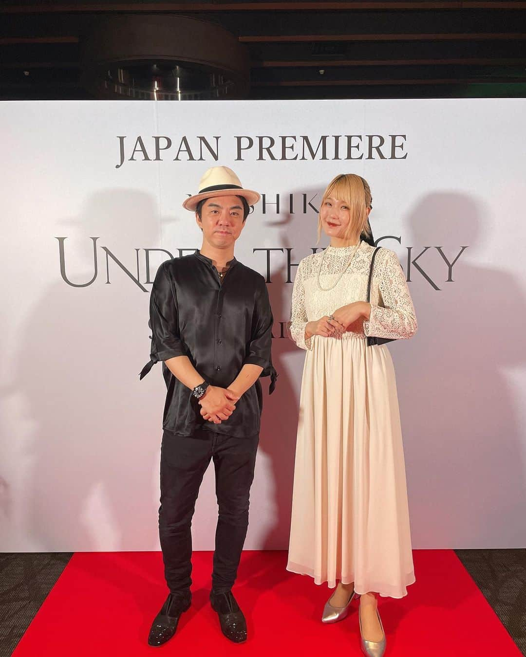 ハラミちゃんさんのインスタグラム写真 - (ハラミちゃんInstagram)「映画【YOSHIKI：UNDER THE SKY】 ジャパンプレミアへご招待いただきました。  YOSHIKIさんが監督された今回の作品。 世界中の一流アーティストの方々のこの上ない豪華なMVを見てるようでもありドキュメンタリーでもあり…新感覚であっという間にエンドロールが流れていました。  ピアニストとして自分は何ができるだろうと考えさせられる作品でした。  9/8(金)公開です！ぜひ皆さまご覧ください。  YOSHIKIさんにも昨年ぶりにお会いでき 『海外でストリートピアノやっていたよね！』とお声がけいただけました😭✨  アンミカさん、早輝子さん、斎藤さん、XYさん、宅見さんともお写真撮れました📸✨(嬉しい)  #YOSHIKI #YOSHIKIUnderTheSKY #PR  @yoshikiofficial」9月5日 22時33分 - harami_piano