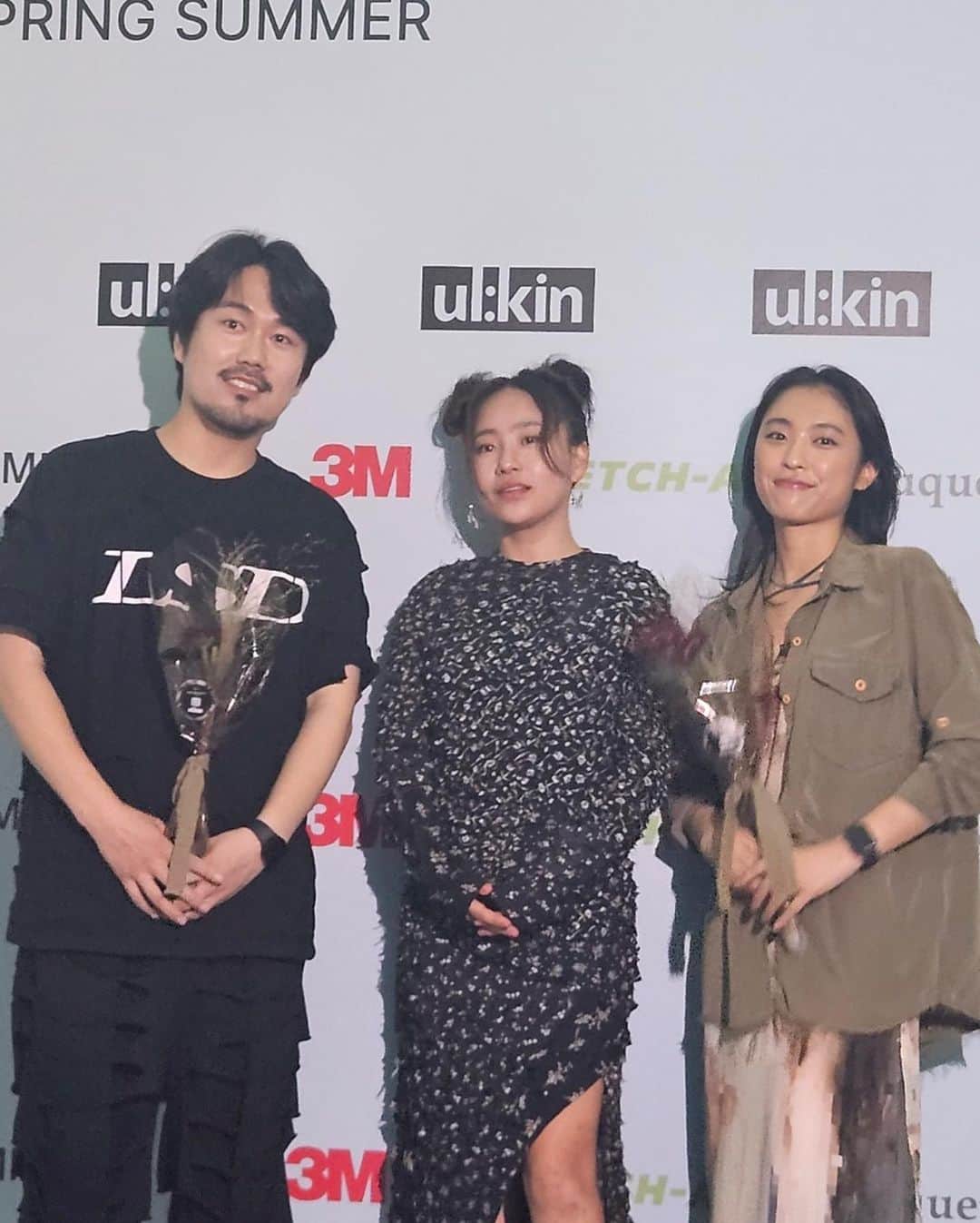 のインスタグラム：「@ulkin_lsd 🩵👍🖤  #서울패션위크2024ss #얼킨」