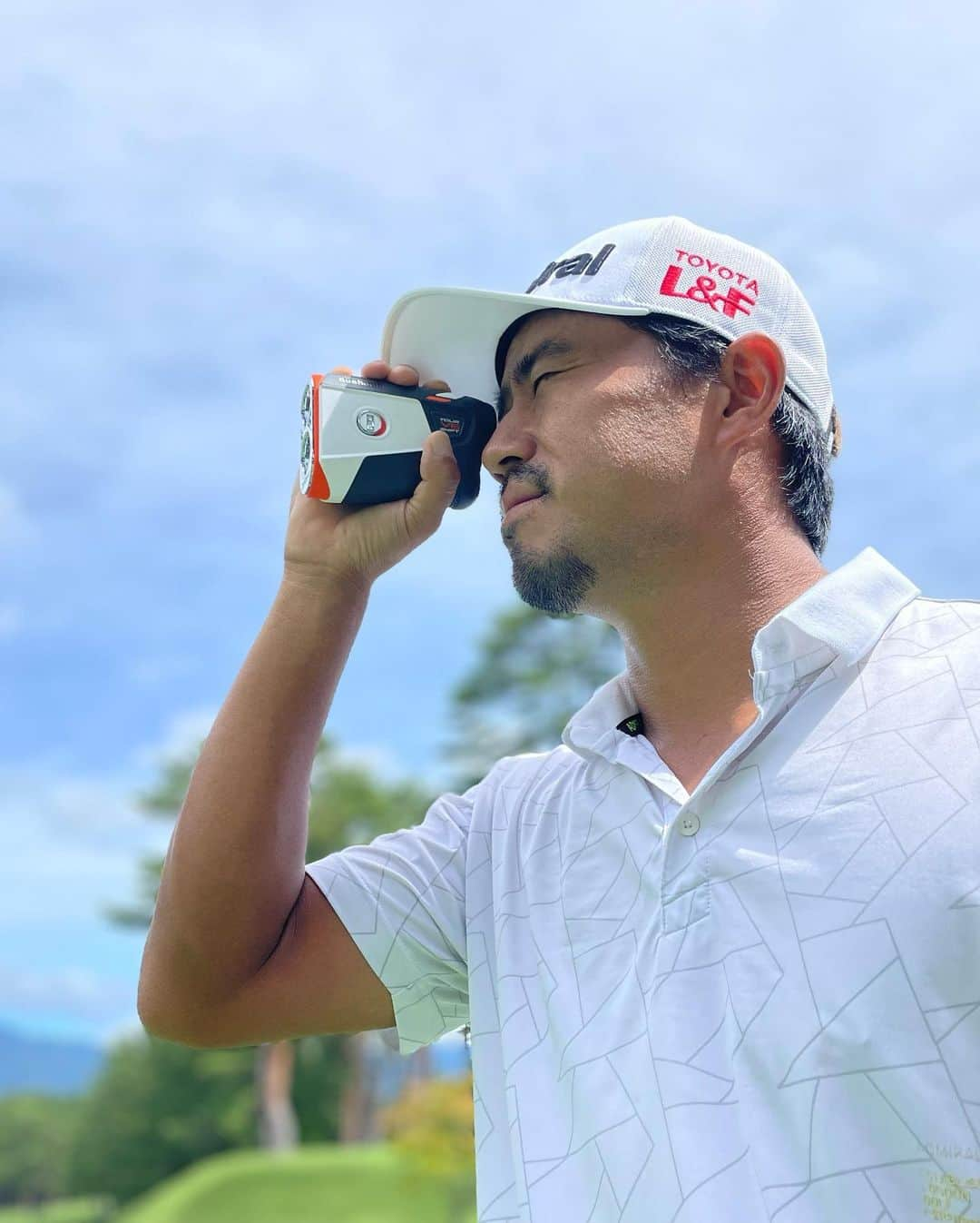 小平智のインスタグラム：「距離計といったらBushnell🤩 #Bushnell @bushnellgolf.jp @bushnellgolf  #小平智」