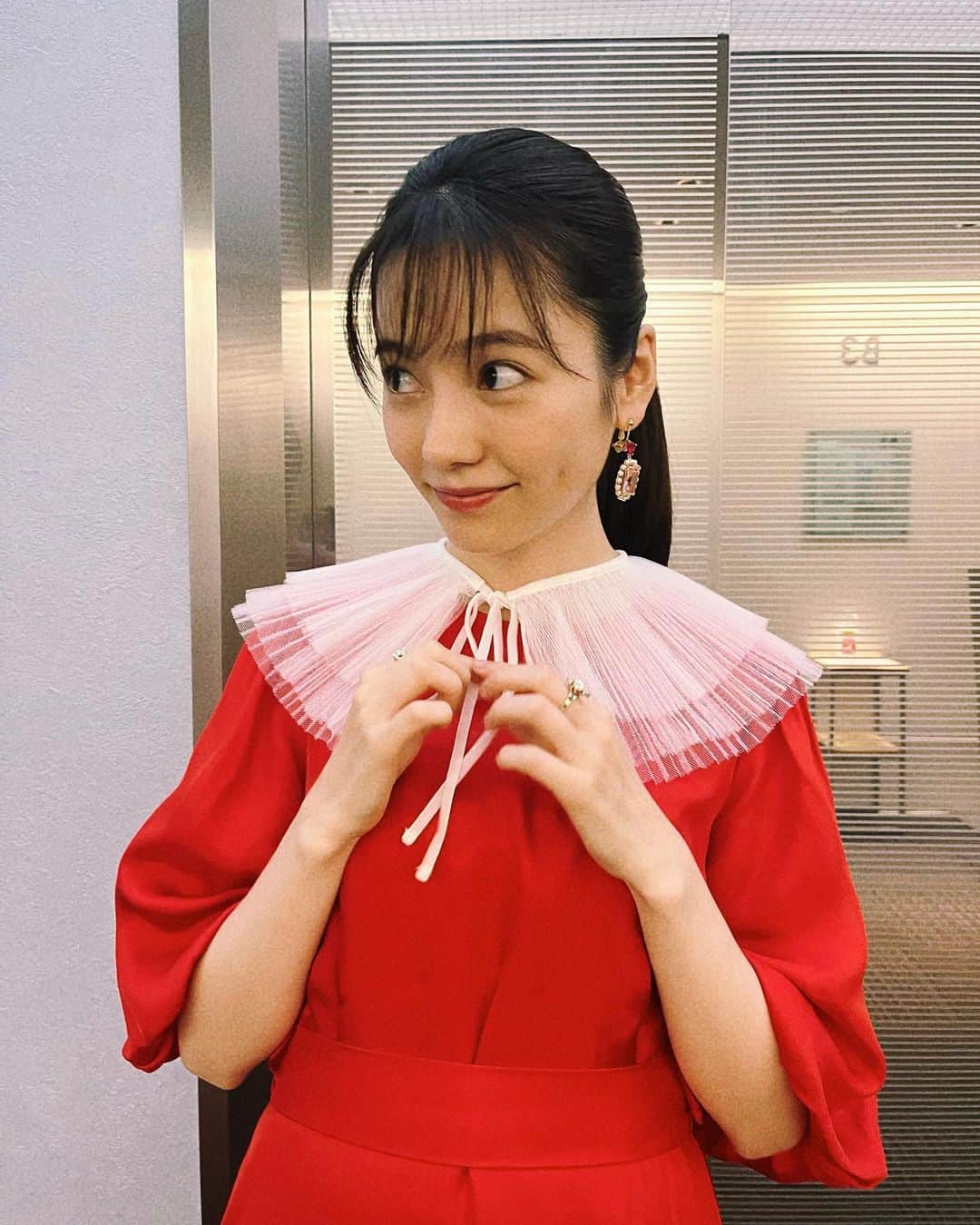 のインスタグラム：「🧶🎀 h&m @nobusawahitoshi  stylist @yuikurose」