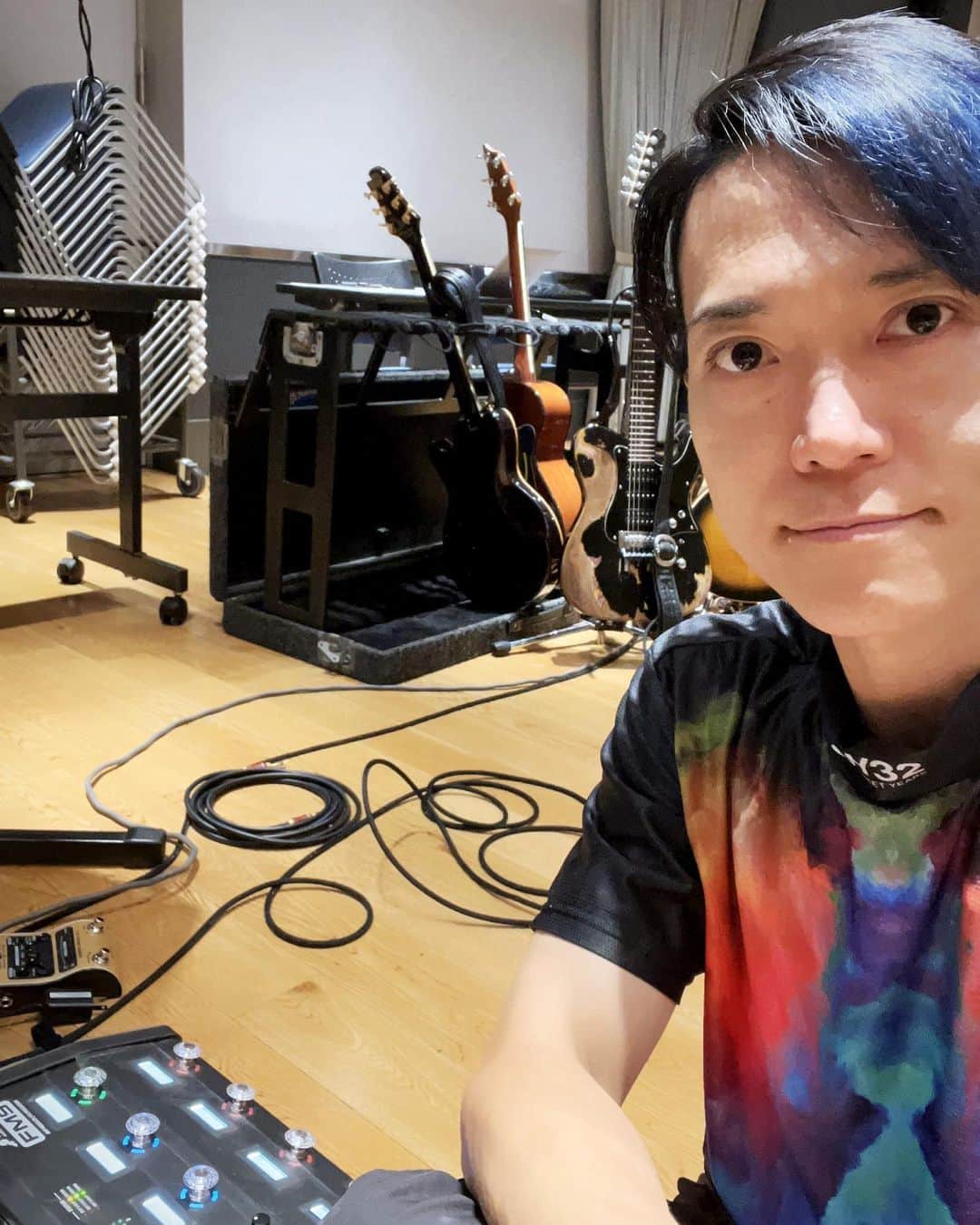 SHINPEIのインスタグラム：「リハーサルStart ⁡ 今週はライブだ！ ⁡ 楽しみで仕方ないよ ⁡ 待っててね！ ⁡ #glifeguitars #glifeguitarscrossedge  #SY32 #SY32bySWEETYEARS #FractalAudioSystems #FM9 #FM9Turbo」