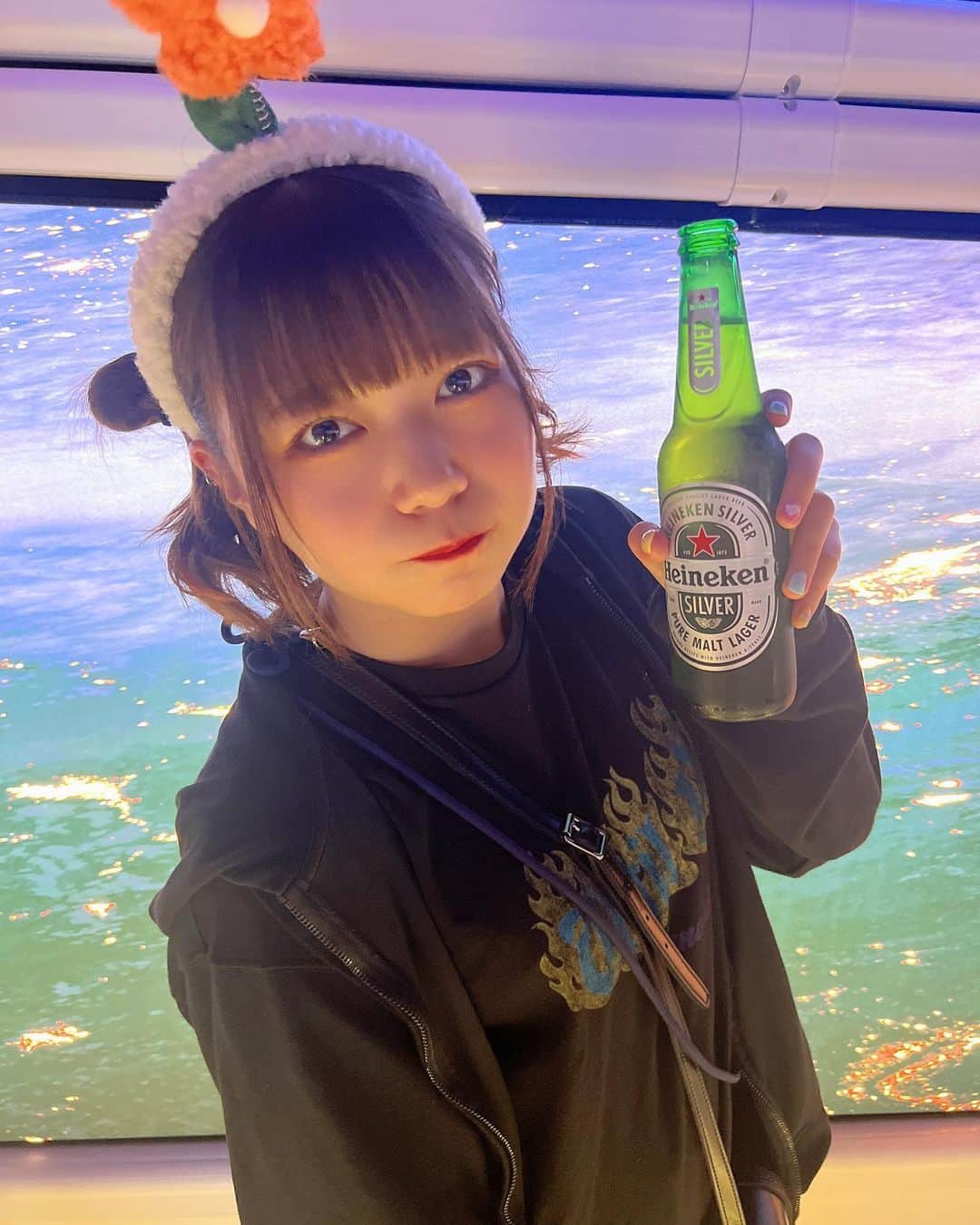 桜田アンナのインスタグラム：「台湾ではいねけんのむおんな  #台湾　#ビール　#はいねけん」