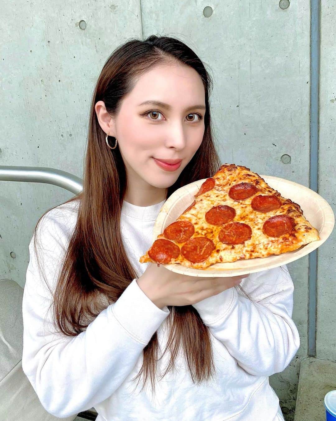 mizukiのインスタグラム：「🍕 #コストコ  #ピザ #買い物  #japan #costoco #pizza  #instagood #instalike #instapic」