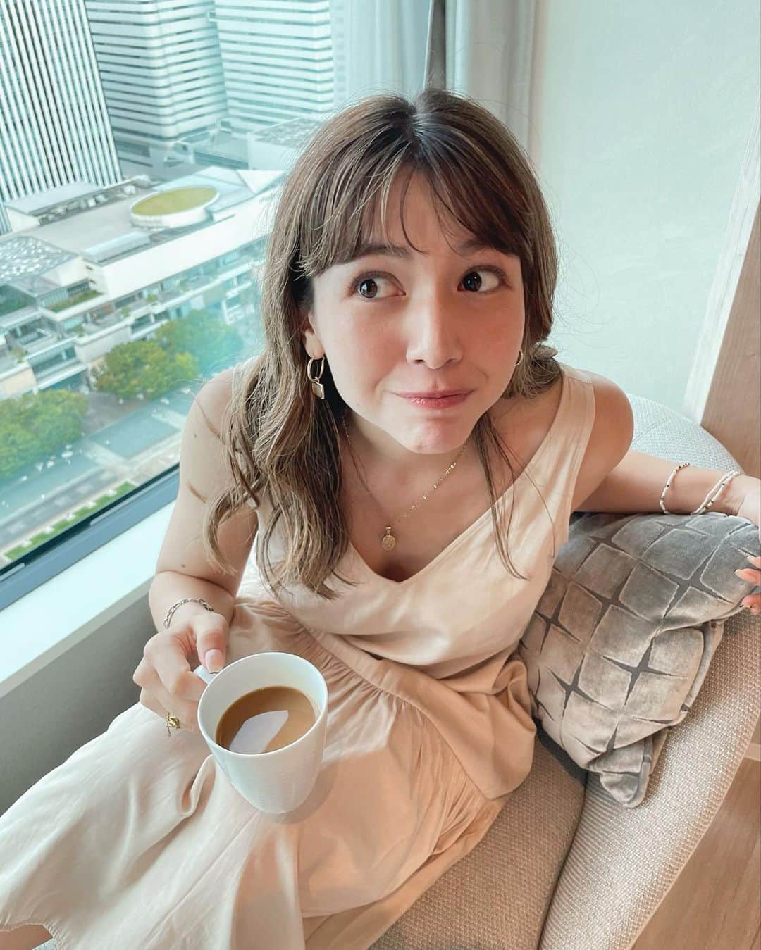 峯りあなのインスタグラム：「突然風邪をひいて寝込むTuesday😷w  もっともっと夏満喫したいのに毎年夏になると絶対風邪ひく😭😭」