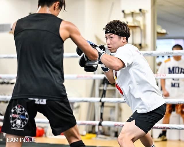 井上尚弥のインスタグラム：「そろそろ本格的にスパーリングも開始して12月に向けて整えますか！！  #👑👑👑👑」