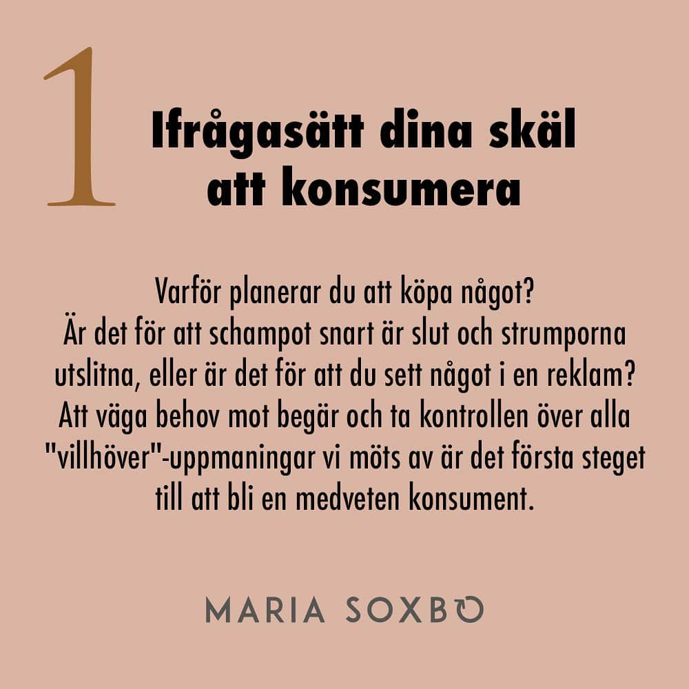 Maria Soxboさんのインスタグラム写真 - (Maria SoxboInstagram)「🦢Reklam för @svanenmarkt 🦢  Visste ni att varannan svensk kämpar för att agera miljövänligt? Och att bara hälften av svenskarna tror att deras konsumtionsval har betydelse för miljön?*  Med andra ord: Vi som försöker tycker ofta att det är svårt att veta om vi gör rätt. Och de som inte försöker underskattar hur stor betydelse konsumtionen har för vårt klimat- och miljöavtryck. Det här måste vi ändra på!  Jag har tillsammans med Svanen gjort en tipslista med 5 sätt att snabbt bli en medveten konsument (och på sikt kanske till och med en cirkulent!). Swipea för att ta del av den, och sprid den gärna vidare!  Ingen av oss behöver bli proffs på något för att bli medvetna konsumenter. Däremot måste vi lära känna våra egna shoppingbeteenden, förstå vad som gör skillnad och få det lite lättare att göra rätt. Och där kommer Nordens officiella miljömärkning Svanen in! För genom att välja miljömärkt (se tips 3!) kan vi till exempel tryggt lita på att någon annan ställt krav och granskat produkten och företaget, så att vi slipper.  Miljömärket Svanen är ju nämligen svår att få, men lätt att välja! Och varje gång du gör det är du en medveten konsument!  * Enligt Svanens undersökning, våren 2023.  #svanenmärkt #svanen #miljö」9月5日 15時42分 - mariasoxbo.se