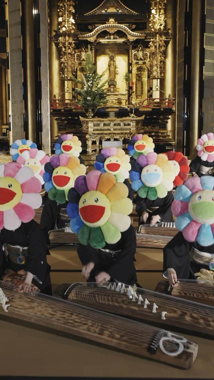 村上隆のインスタグラム：「Murakami Flowers × Japanese KOTO “箏”  Collaborate with  @sokagakuen  place: @higashi.honganji」