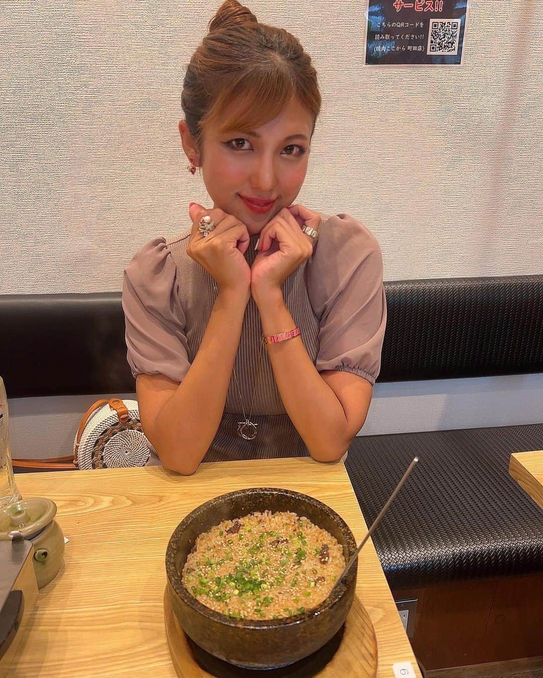 神谷麻美さんのインスタグラム写真 - (神谷麻美Instagram)「#焼肉ここから で#特選コース の食べたよ🥰💖✨️ 全部すごく美味しかったぁ💖☺️💖🌈💖✨️  名物の伝説盛り💖は全部厚切り肉で タン、ハラミ、ヒレの3種類が入っていて、すごく美味しかったよぉ🥰💖✨️ 目の前で焼き上げてカットしてくれるし、ヒレは味付き❤️✨️   ここからサラダもごま油ので美味しいっ💖✨️  おでぶサワーも美味しかった💖(๑•🐽•๑)ﾌﾞﾋ💖✨️  全部美味しかったなぁ🥰💖🐄🍀💖✨️  PR @kokokara.1129 #町田市 #町田グルメ #町田ランチ #町田ディナー #町田焼肉 #町田市グルメ #町田駅グルメ #町田駅」9月5日 15時45分 - asamice428