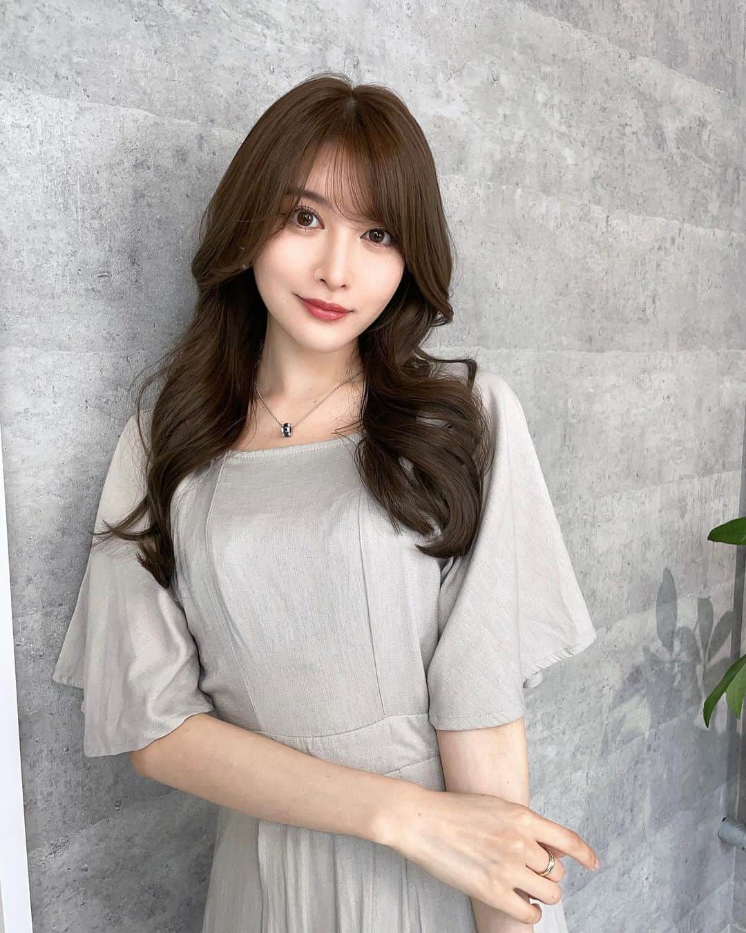 のインスタグラム：「"MINAMI AIZAWA" 　　　　　🌟7TH ANNIVERSARY🌟 . With all my gratitude,  now I'm planing some exiting events for you.🩷 Please hold on.🌻🌻 .  「相沢みなみ」 7周年が経ちました🤲🏻🩷 . そこで皆様に感謝の気持ちを込めて 実は今色々と進行中です🤭💘 発表までもう少しだけ待ってね🤏🏻💛 . #相沢みなみ #7周年」