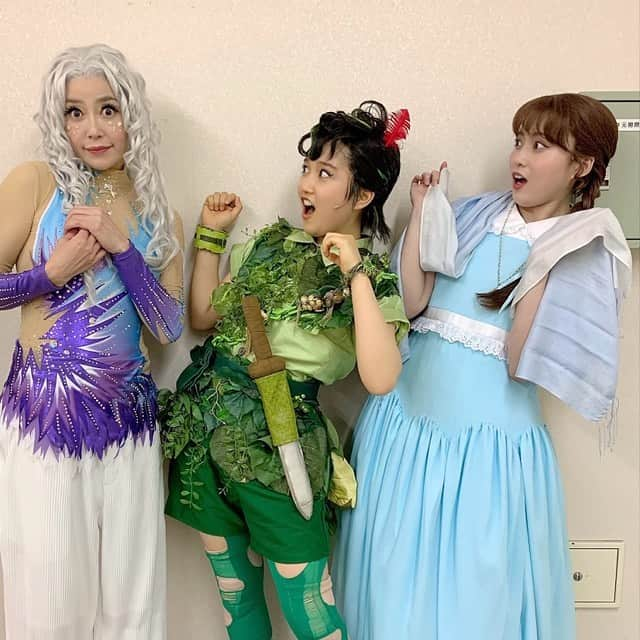 須藤理彩のインスタグラム：「ピーターパンと、ウェンディと、、、 人魚〜〜〜🧜‍♀💫✨✨✨ #ピーターパン2023  楽しい夏をありがとね🥰 ピーターパン #山﨑玲奈 ちゃん ウェンディ #岡部麟 ちゃん」