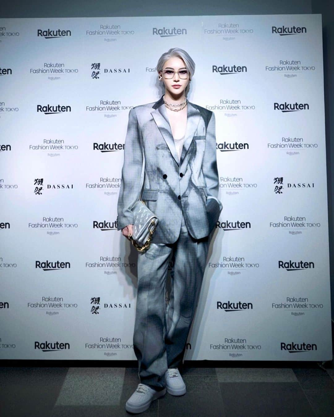 ギュテさんのインスタグラム写真 - (ギュテInstagram)「@rakutenfwt 2024 S/S Global Fashion Collective show  服装自由だったから @disembysiik のセットアップに @louisvuitton のクッサンBB  @niketokyo のエアフォース1でいったよ👟🔥  アクセは2枚目参照 お気に入りなコーデ✌🏻  ドレッシーなマリリンと並ぶと中国マフィアみたいですきだった😎🖤  #rakutenfashionweektokyo #tokyofashionweek  #GlobalFashionCollective」9月5日 16時14分 - kimgyutae_official