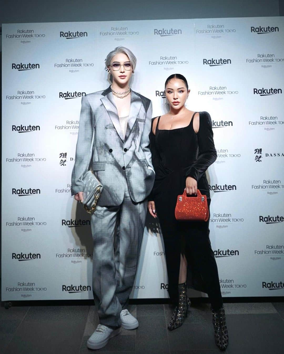 ギュテさんのインスタグラム写真 - (ギュテInstagram)「@rakutenfwt 2024 S/S Global Fashion Collective show  服装自由だったから @disembysiik のセットアップに @louisvuitton のクッサンBB  @niketokyo のエアフォース1でいったよ👟🔥  アクセは2枚目参照 お気に入りなコーデ✌🏻  ドレッシーなマリリンと並ぶと中国マフィアみたいですきだった😎🖤  #rakutenfashionweektokyo #tokyofashionweek  #GlobalFashionCollective」9月5日 16時14分 - kimgyutae_official