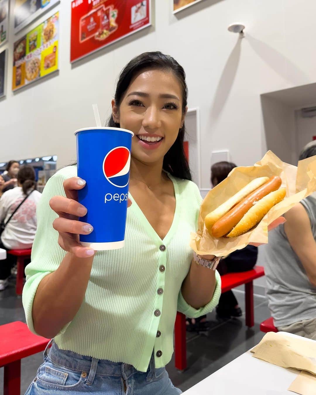 YumeFitのインスタグラム：「. . 新しくオープンしたばっかりのCostcoへ❣️  コーラとホットドッグが普通に食べれる😆🩷」