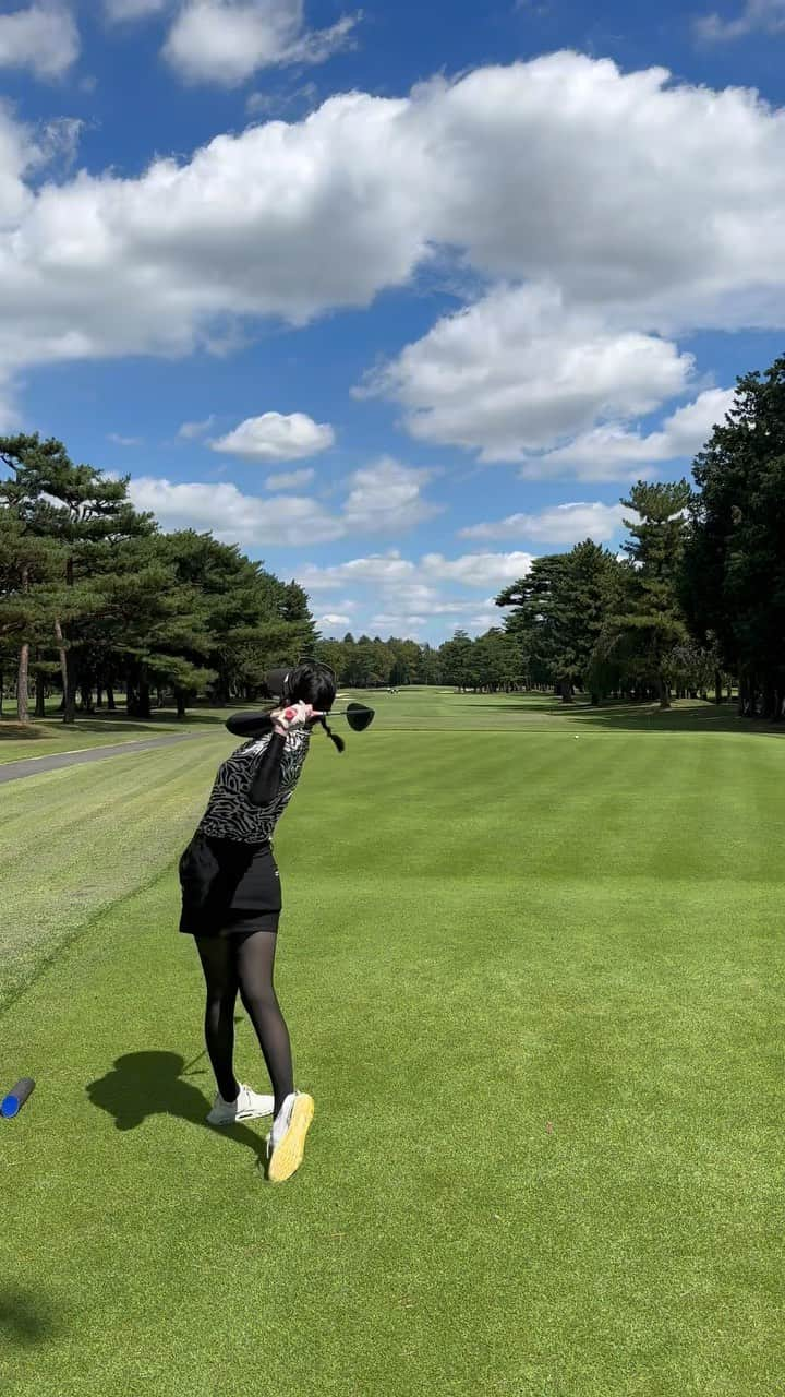 さなぱのインスタグラム：「. 締まり出てきたから見て褒めて^^  #ニートゴルファー #ゴルフオタク女子 #golf #ゴルフ #ゴルフスイング #ゴルフ練習 #ゴルフ女子  #ゴルフ好きな人と繋がりたい #筋トレ女子 #アニメ #サブカル #ぴんくおばば #港区女子 #東京女子 #都会女子 #高級感  #ショッピング #カフェ巡り #美容医療 #ファッション #セレブレストラン #おしゃれなバー #港区グルメ #リッチな暮らし #高級ブランド #美容ケア #ホテルステイ #レストラン巡り #旅行」