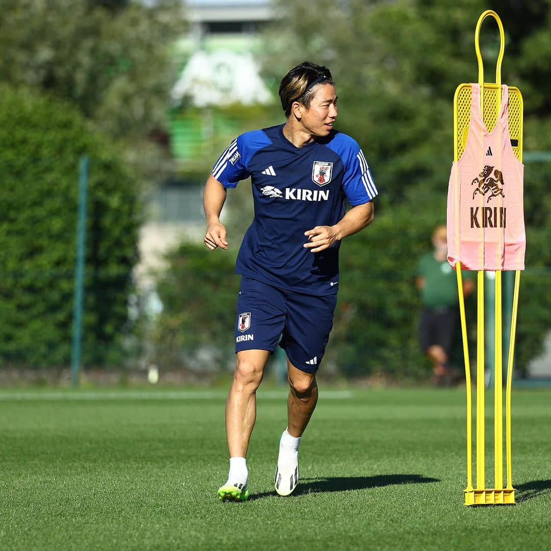 浅野拓磨のインスタグラム：「Japan national team🇯🇵⚽️」