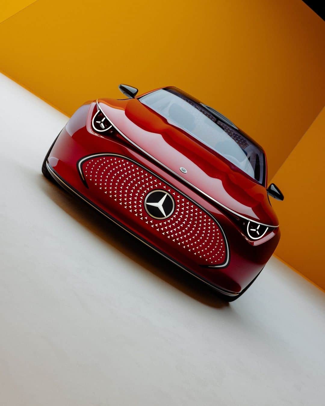 メルセデス・ベンツさんのインスタグラム写真 - (メルセデス・ベンツInstagram)「Sleek, stylish, and revolutionary. Dive into the world of tomorrow with the Mercedes-Benz Concept CLA Class.   #MercedesBenz #ConceptCLAClass #IAA23」9月5日 17時00分 - mercedesbenz