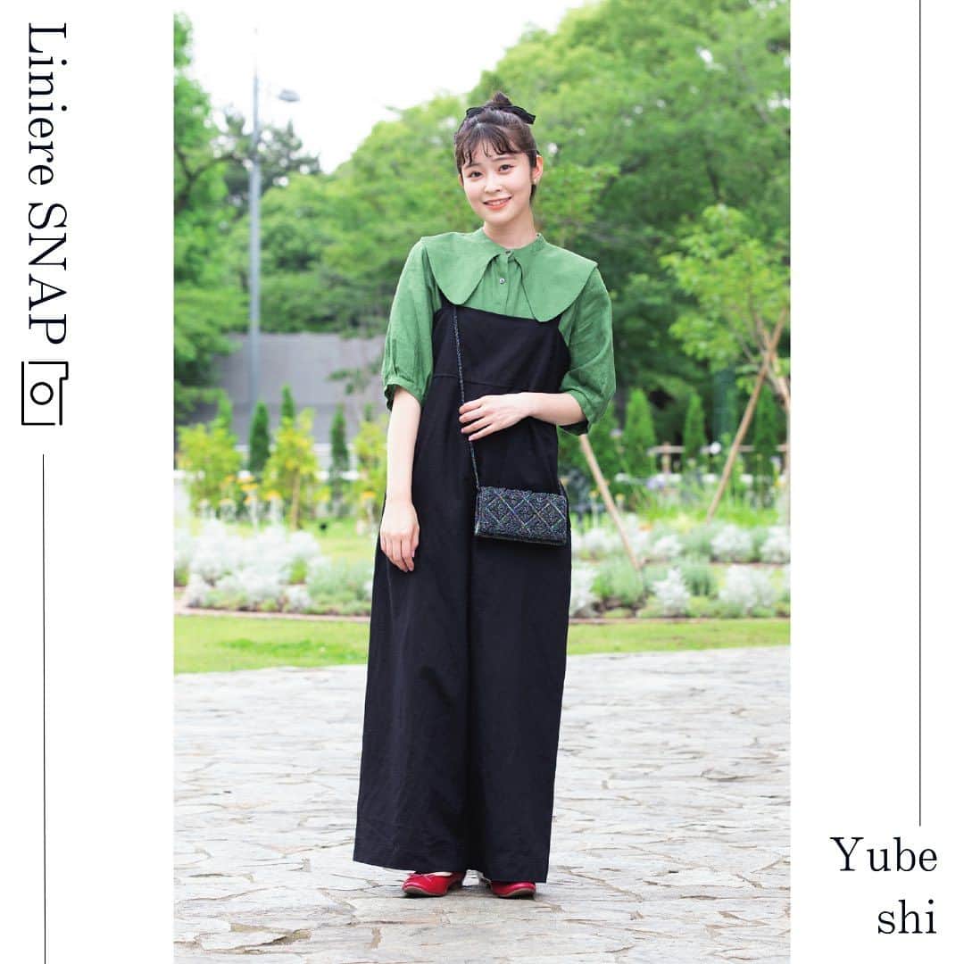 リンネルさんのインスタグラム写真 - (リンネルInstagram)「履くと美脚になると話題のユニクロのパンツは皆さんもうチェックしましたか？ 実は、おしゃれさんたちから大人気な商品なんです。  今回はそんなユニクロ（ @uniqlo_jp ）のパンツ愛用者の中から、インフルエンサーのゆべしさん（ @yubeshi._.photo ）の使い方をご紹介します！ ゆべしさんの可愛らしい雰囲気に黒のサロペットがマッチし、上品ながらも大人の甘さがあるコーディネートがとても素敵。  ユニクロのオールインワンは肩ひもでサイズ調整が利き、リラックス感があるシルエットなので着心地抜群！鮮やかなグリーンのビッグカラーブラウスに合わせて、秋まで使えるコーディネートに。  他にも、ユニクロの美脚ボトムスの着こなしコーデを紹介しているので、ぜひチェックしてみて！  詳しくは下記URLから、 https://liniere.jp/column/fashion/34823/　  または、 @liniere_tkj のプロフィール内URLから「ユニクロ」で検索を！  #liniere #リンネル #宝島社 #ナチュラル女子 #リンネル女子 #シンプルコーデ #夏コーデ #ナチュラルファッション #カジュアルコーデ #おすすめファッション #ユニクロ #ユニクロコーデ #ユニクロパンツ #スタイルアップパンツ #uniqlo #uniqloコーデ #大人カジュアルコーデ #lifewear #カジュアル女子 #大人カジュアル #ナチュラルコーデ #ゆべし #ゆべしのくらし #ゆべっこのくらし #ゆべっこ #プチプラコーデ」9月5日 20時00分 - liniere_tkj