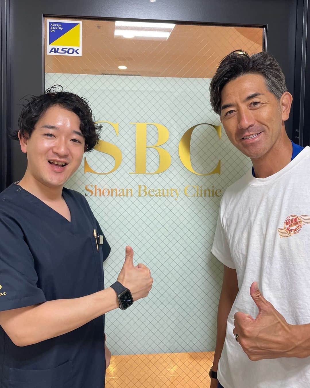 G.G.佐藤のインスタグラム：「松戸のゴッドハンド、りゅうちゃん(大川医院長)にアンチエイジング、イケオジへの相談をして来ました。  #先生おれキムタクになりたいです。 #湘南美容外科 #湘南美容クリニック #湘南美容クリニック松戸院 #大川隆一朗 #ヒアルロン酸」