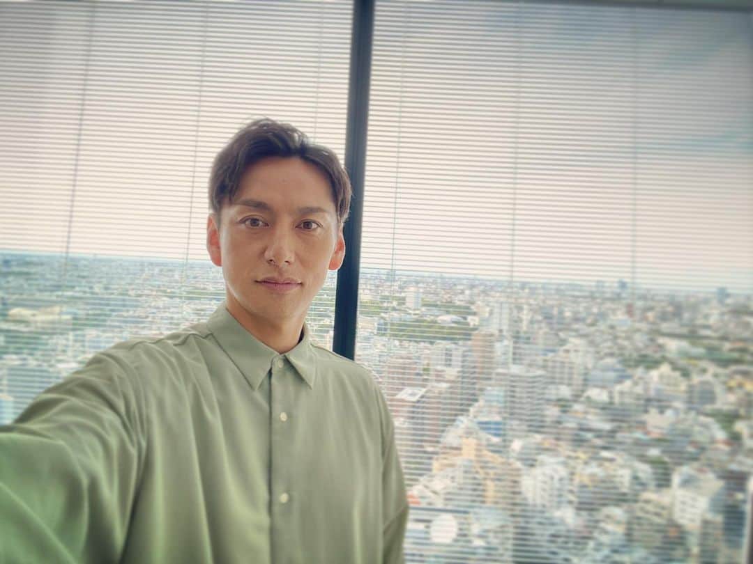 川久保拓司さんのインスタグラム写真 - (川久保拓司Instagram)「先日、取材デーな1日がありました。 景色良し、な場所で。 あんな話やこんな話。 詳細は、また追って！ #最近ナッツ食べて体重調整してます」9月5日 17時54分 - takuji_kawakubo