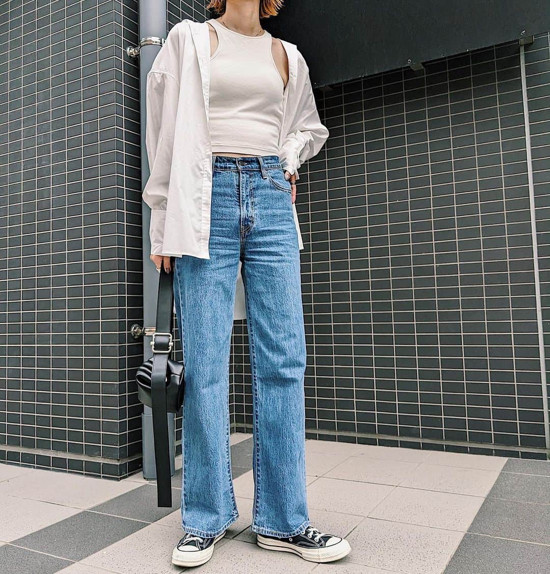 maai0528のインスタグラム：「〻👩🏻‍🦰🐭🥝🍼 Ｏotd‥💚 朝がすこーし涼しくなってきたから シャツ羽織った。 ． ． ． #fashionstyle  #MOUSSY #levis #pixelで撮影」