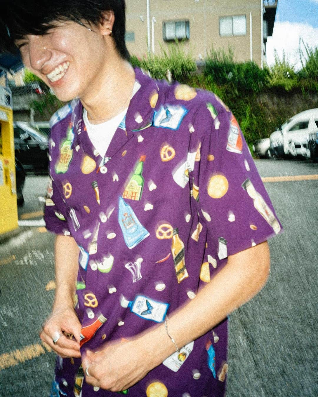 ベドウィンのインスタグラム：「BEDWIN 2023 SUMMER SPOT COLLECTION  Choose your favorite of MUSIC, LIQUOR, COMIC & LEOPARD🤟  Now available on bedwintokyo.com & our dealers.  Photo @soichiro   Model @go_kkki_   #bedwinandtheheartbreakers  #bedwin #ベドウィン」