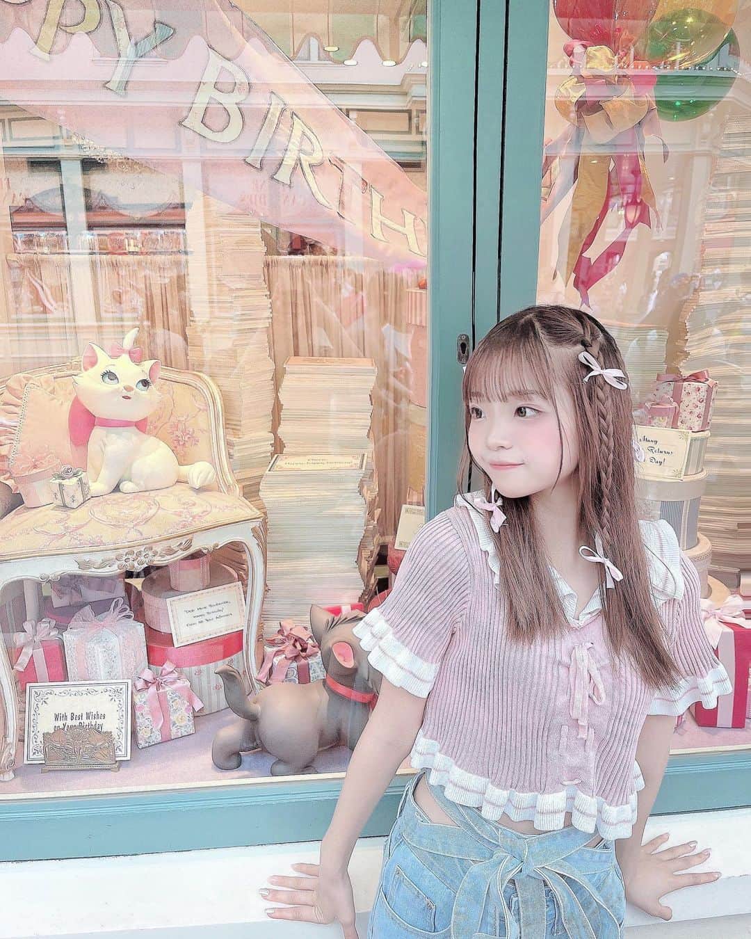 世古乙羽さんのインスタグラム写真 - (世古乙羽Instagram)「ディズニーランドにかわいいアイドルと行ってきました💟  やっぱりディズニーってどこいっても音楽流れていて本当に素敵な空間だった😿🫶🏻  美味しいものをたくさん食べてたくさん話ました♡  沢山載せたい写真があるの〜🕶🔆  たのしみにしててね＾＾  I went to Disneyland 💟 I ate a lot of delicious food♡  我去了迪士尼乐园💟  吃了很多好吃的东西♡   #高一ミスコン  ・ ・ ・ ・  #idol   #coordinate #girl  #女子高生ミスコン  #制服 #longhair #photooftheday #instagood #nofilter  #pierce #instacool #beautiful #happy #beach #hair #fashion #cute #tbt #selfie #instadaily #nature #smile #igers 流行り #世古乙羽#taiwan #taipei #travel  #photography #instagood  #love」9月5日 18時02分 - sekootoha
